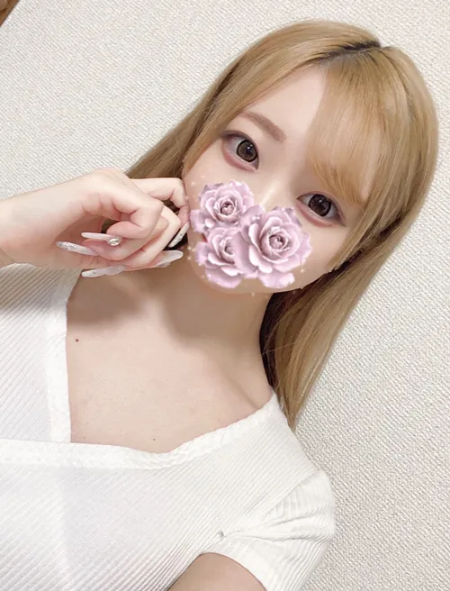 ひめな〜18歳アイドル｜【新宿メンズエステ  スイートミスト】 有名セラピスト多数在籍 至高のオイルマッサージ
